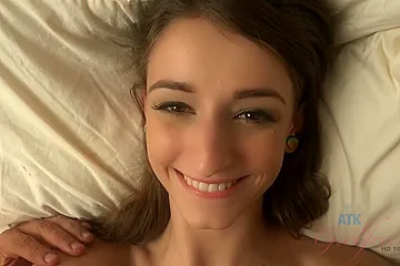 Willow Hayes - Her Hand Feels Good On Your Cock So You Cum On Her Feet - porn video