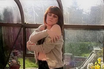 British Amateur Housewife Gets Naughty And Wet - Pandora - porn video