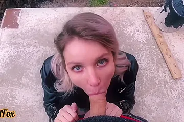 Bomzh Trahnul Skromnicu Homeless Man Fucked An Escort Girl Red Fox - porn video