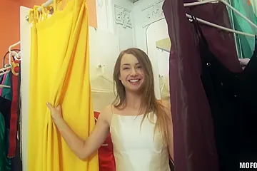 Riding Dick In The Changing Room With Taylor Sands - porn video