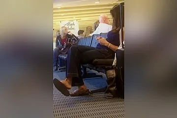 Hot  Girl With Glasses Playing With Her Lovely Feet In Candid Place - porn video