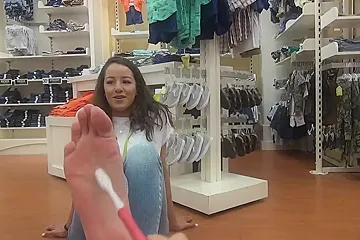Attractive Teenage Babe Revealing Her Huge Feet And Toes At The Store (18+) - porn video