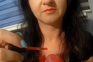 Maya Kissing The Guys Cock Until It - porn video