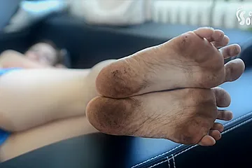 Exotic Girl In Sexy Shorts Exposing Her Super Dirty Soles And Toes - porn video