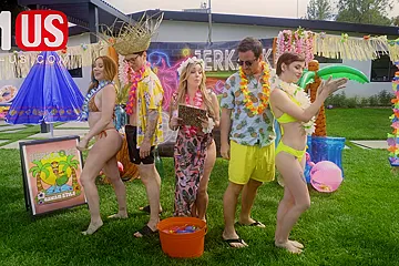 Jerkaoke Summertime Orgy - Featuring Madison Morgan, Rosalyn Sphinx, and More! - porn video