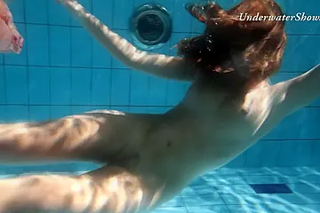 Cute Smoking Hot Babe Edwiga Underwater - porn video