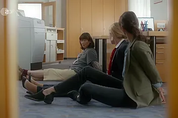 Hostages In A Bank Robbery - porn video
