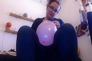Seven Squirting Orgasms On Seven Inflated Balloons For You - porn video