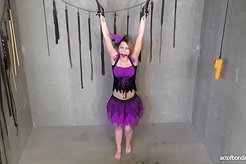 Barefoot Witch Losing Her Power - porn video