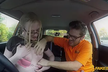 Ryan Ryder And Satine Spark - Blonde Slut Pleasures Horny Dude In The Car - porn video