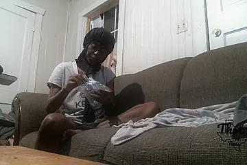 Ebony Rolls One Up And Gets On Top Of The Dick For A Creampie - porn video