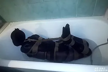 Vibrator Bath Wife - porn video