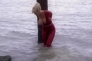 Red Catsuit Burglar - porn video