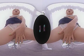 Chloe Cherry In She Knows How To Make You Cum - porn video