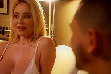 Savannah Bond Busty Aussie Savannah Bond Smothers Her Fan With Her Big Ass Full Hd - Streamvid.net P1 - porn video
