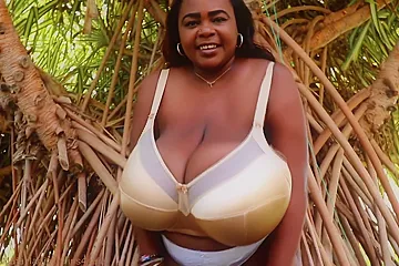 Maja Meets Miosotis Part 23 Miosotis Big Boobs In A Golden P1 - porn video