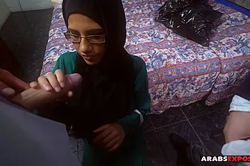 Arab Lady Paid To Suck 2 Rich White Guys - porn video