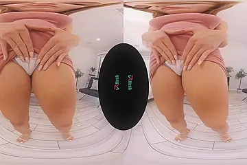 Stream Her Incredible Curves With Skylar Snow - porn video