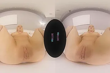 Hitachi Vibrates Hot Young Blonde With Paisley Porter (18+) - porn video