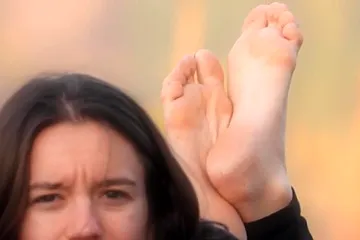 More Candid Soles In The Pose - porn video