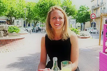 Julie, 30 years old, executive assistant in Lyon! - porn video