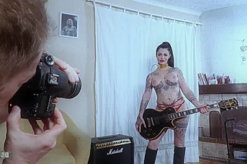 Fuck Machine And Anal Sex For The Beautiful Tattooed French Alicia Dark - porn video