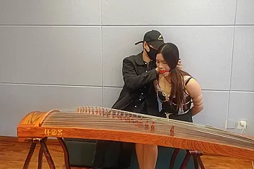 Girl Tied Up Walking On The Rooftop - porn video