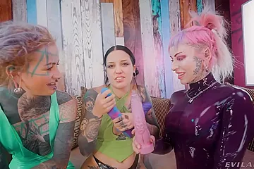 Morea Black And Kellie Panther In Energetic Anuskatzz And At Oral Clip - porn video