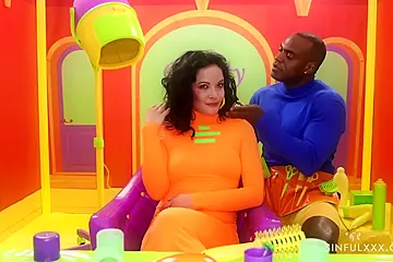 Exquisite Hoochie - Hair Salon Clip - porn video