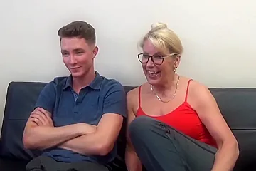 Steamy And Saucy German Gilf Enjoys Quick Lovemaking - porn video