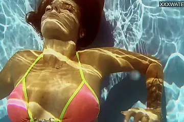 French Model Enjoys Herself Underwater - porn video