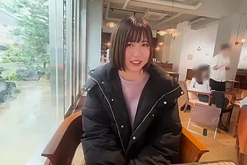 New Graduate 00-chan Works Hard At A Cell Phone Store! She Is A Simple And Common Girl, And She Is Seduced And Fucked Twice! - porn video