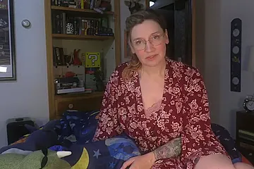 Bettie Bondage Sudden Cock Growth - porn video