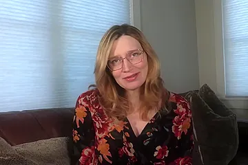 Bettie Bondage Gullible Stepmoms Guest Of Honor Is A Bully - porn video