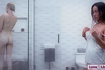 Blaire Ivory And Jennifer White - Im Sharing A Shower With My Stepmoms Gf - porn video