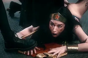 Olive Glass - Batman Betrays To Wonder Woman In One Dumb Woman Were Friends (1080) - porn video