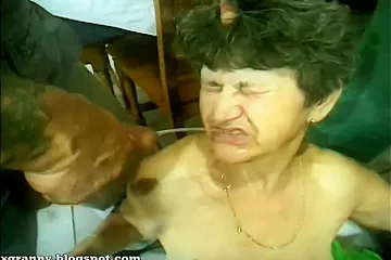 Hungarian Granny - Vintage Pissing Fetish With Old Mature Slut - porn video