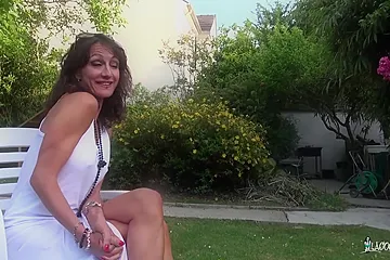 Amateur French Mature Squirts While Getting Booty Screwed - porn video