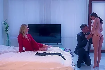 Ready For Bed Cheerleader Kait, Gal Richie & Richard Glaze Watch Full Hd - Gal Ritchie - porn video