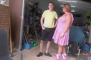 Busty Redhead Cougar Jojo Seduces The Mechanic - porn video