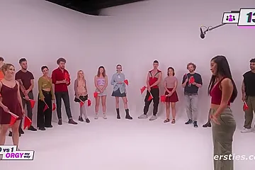 Jeux Complets - 20 Contre 1 Orgie A Ma Facon - porn video