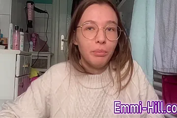 Teen Blowjob And Squirting Large Labia Pussy (18+) - porn video