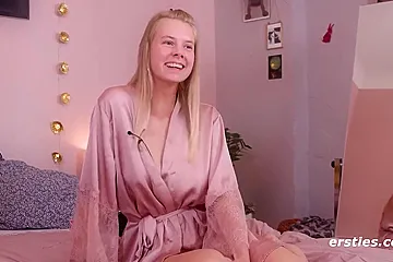 Die Blonde Jolien Spielt Gerne Fuiball Und Steht Auf Sexy Dessous - Teen Solo With German Blonde Chick (18+) - porn video