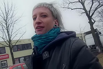 Schlankes Goth Teen Mitten In Berlin Getroffen Und Gefickt (18+) - porn video