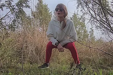 Sweaty Beach Run With Outdoor Pee Turns Into Foot Licking And Massive Cum Shower - porn video