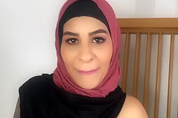 Muslim Milf Takes It Her Tight Ass Deep Anal Fuck - porn video
