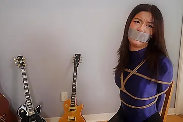 Wannabe Escape Artists Gets Tied And Fails - porn video